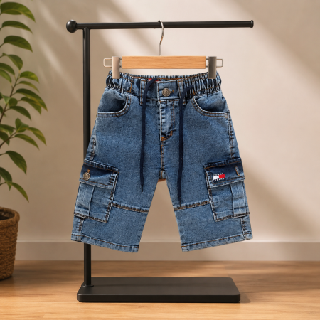 شورت مع شعار tommy